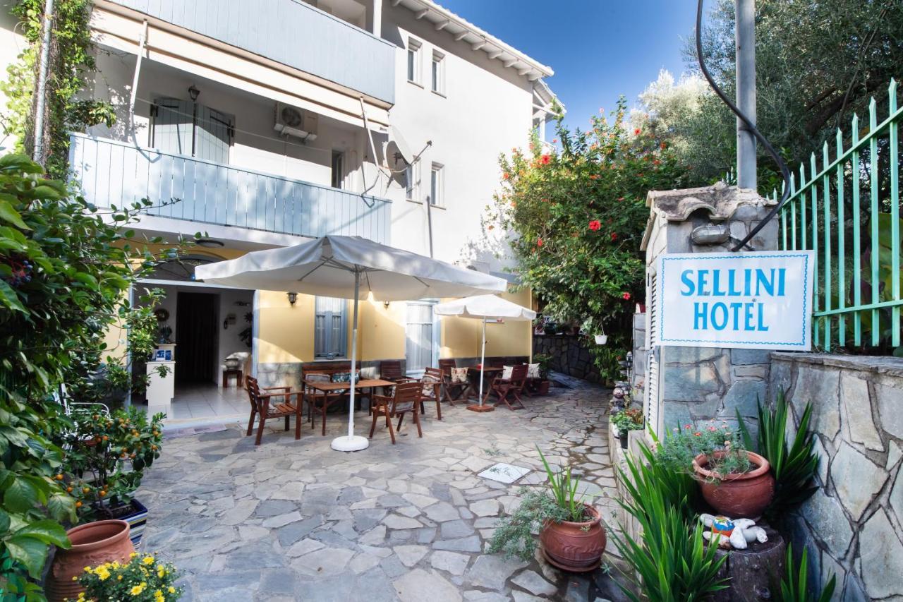 Hotel Selini Áyios Nikítas エクステリア 写真