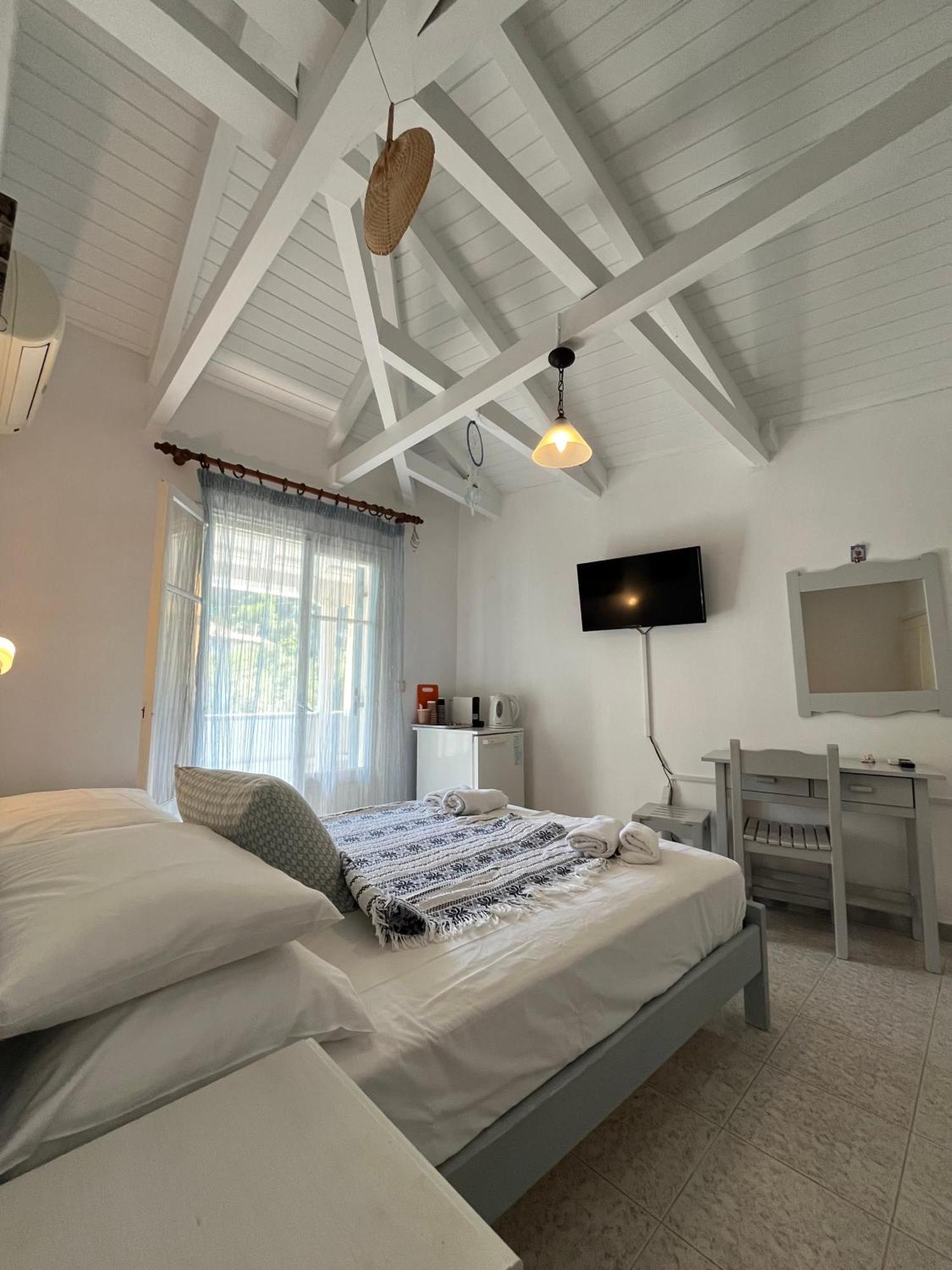 Hotel Selini Áyios Nikítas エクステリア 写真